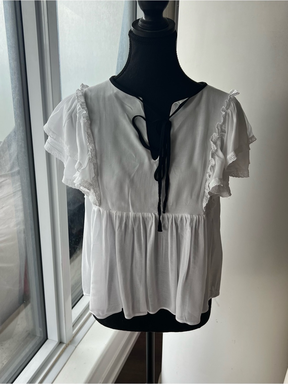 Super Cute White Ruffle-Sleeve Top with Tie- Size M- Like New